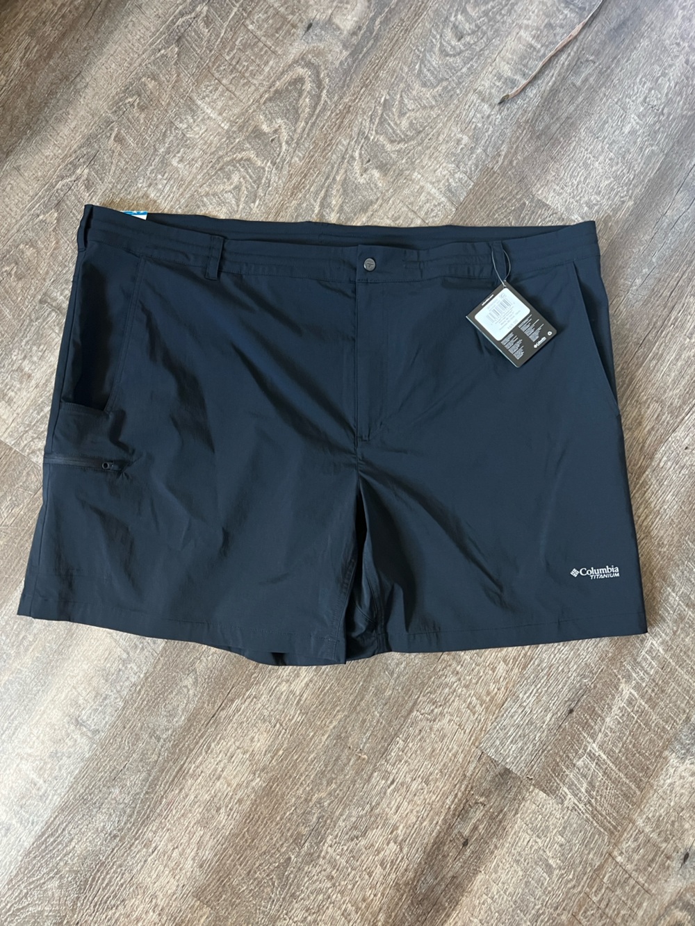 Columbia Wanoga Lightweight Shorts 7"-Size 48
